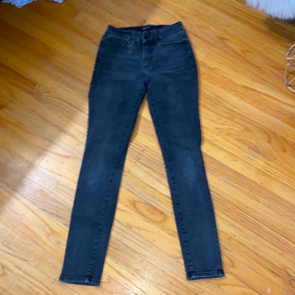 Woman’s skinny jeans. Size 27